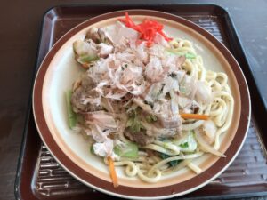 焼きうどん 横浜天然温泉 SPA EASにて