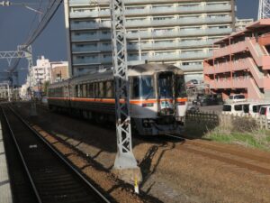JR東海 キハ85系 特急南紀 津新町駅付近を走行中