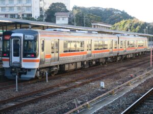 JR東海 キハ75系 快速みえ 全体 鳥羽駅で撮影