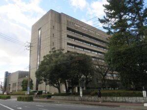 津市役所 建物