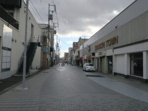 津 大門 メインストリートと思われる通り
