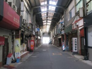 津 大門 津観音付近 大門商店街 飲食店街 内部