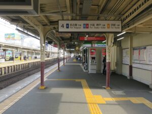 近鉄山田線 伊勢市駅 4番線 主に近鉄山田線で伊勢中川・大和八木・京都・大阪難波・津・名古屋方面に行く列車が発着します