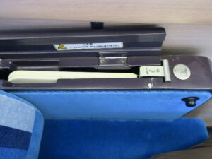 近畿日本鉄道 23000系 特急伊勢志摩ライナー レギュラーシート ひじ掛けテーブル 賢島駅で撮影