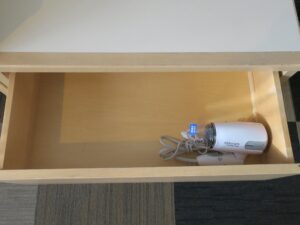 クインテッサホテル伊勢志摩 セミダブルルーム 引き出しの中にドライヤーがあります