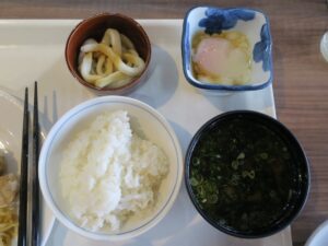 クインテッサホテル伊勢志摩 夕食 松阪牛すき焼き懐石 朝食 伊勢うどんや青さの味噌汁が出ます