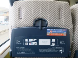 近畿日本鉄道 22600系 特急Ace シート背面シートとコートフック