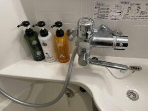 アパホテル&リゾート 東京ベイ幕張 ウェストウィング ツインルーム 水栓 一定の分量で泊まる仕組みになっています