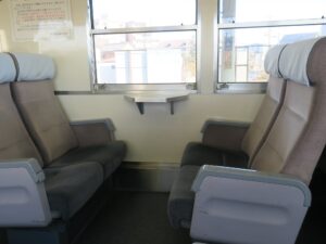 秩父鉄道 6000系 急行秩父路 シート 側面から撮影 石原駅で撮影