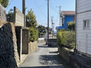 JR太海駅周辺 温泉街というよりは漁師町のような感じです