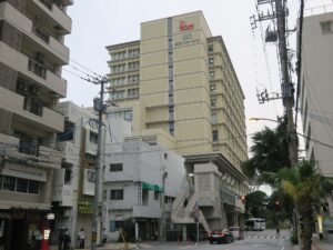 那覇バスターミナル 建物全景