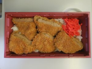 長野原草津口駅 上州名物 ソースカツ弁当 中身
