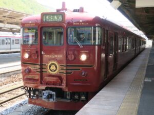 しなの鉄道線 115系 ろくもん 前面