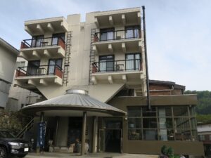 野沢温泉ホテル 建物外観 玄関側