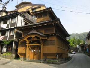野沢温泉 大湯 建物外観