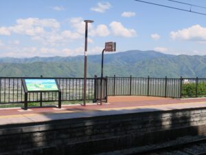 JR篠ノ井線 姨捨駅 松本方面行きホームに設けられた展望台