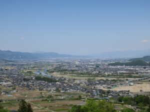 JR篠ノ井線 姨捨駅 松本方面行きホームからの景色 長野方向を撮影