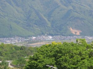 JR篠ノ井線 姨捨駅 松本方面行きホームからの景色 戸倉上山田温泉方向を撮影