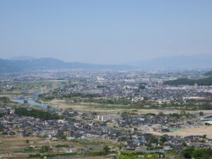 JR篠ノ井線 姨捨駅 松本方面行きホームからの景色 長野方向を撮影
