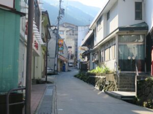 野沢温泉 中心街 野沢温泉で唯一のコンビニ的なものがあります
