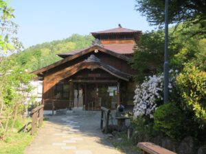 野沢温泉 麻釜温泉公園 ふるさとの湯 建物