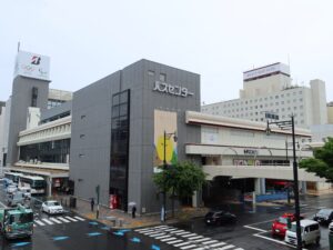 新潟 万代シテイ バスセンター 建物外観