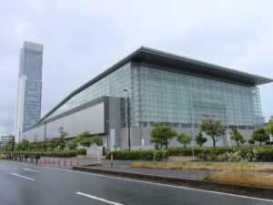 朱鷺メッセ 建物全景