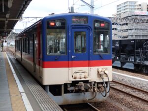 鹿島臨海鉄道 大洗鹿島線 8000型 前面 水戸駅にて