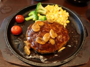 甲州牛ハンバーグセット お好み焼き・鉄板焼き 1008にて