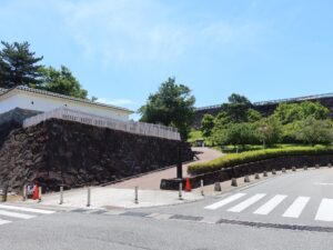 甲府城跡 舞鶴城公園 出入口