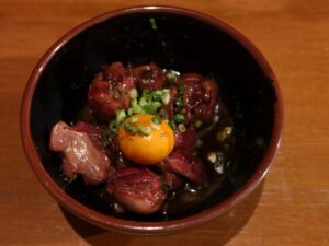 鶏もつ煮 創作和風居酒屋 茜屋にて