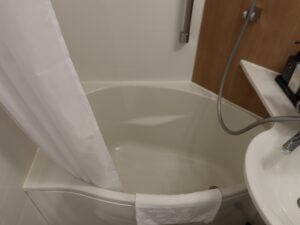 城のホテル甲府 シングルルーム バスタブ