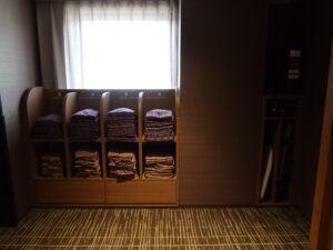 城のホテル甲府 シングルルーム エレベーターホール 館内着はここから持っていきます