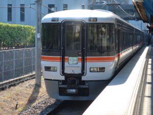 JR身延線 373系 特急ふじかわ 前面 甲府駅にて