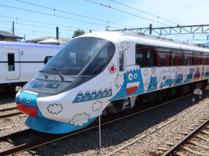 富士山麓電気鉄道 富士急行線 8000系 フジサン特急 前面 河口湖駅にて