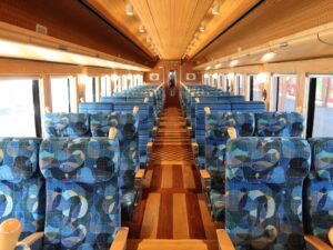 富士山麓電気鉄道 富士急行線 8500系 富士山ビュー特急 自由席 車内 河口湖駅にて撮影
