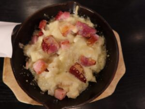 ベーコンポテトチーズ焼き 横浜みなとみらい万葉倶楽部にて