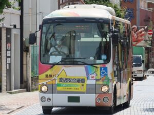 群馬県前橋市の繁華街 マイバス 前橋市内を巡回するバスです