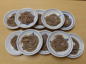 出石そば 皿そば 花水木にて