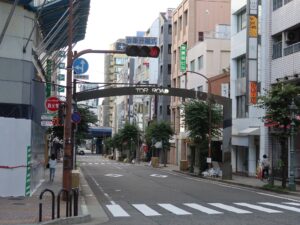 神戸 三宮 トーアロード 南方向を撮影