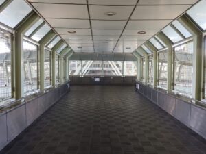 明石海峡大橋 舞子海上プロムナード カフェレストランからエレベーターホールへの道のり