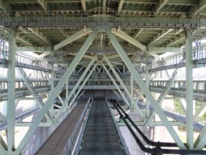 明石海峡大橋 舞子海上プロムナード カフェレストランからエレベーターホールを見る
