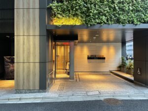 スーパーホテル 東京・浜松町 玄関