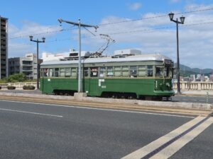 広島電鉄 570型 元神戸市電 全体 相生橋にて撮影