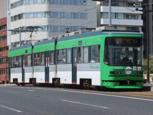 広島電鉄 3950型 GreenLiner 全体 相生橋にて撮影