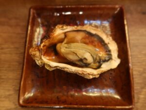 焼き牡蠣 焼き上がり 広島 かき小屋 豊丸水産にて