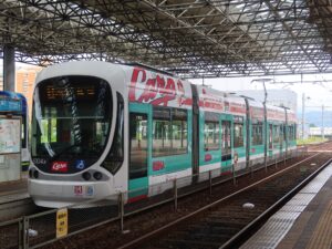 広島電鉄 5100型 Greenmover max 広島港(宇品)駅にて撮影