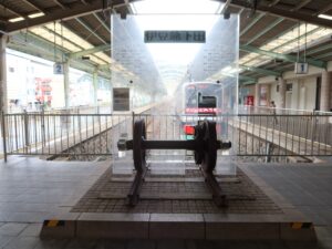 伊豆急行線 伊豆急下田駅 ホーム橋のモニュメント