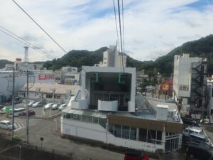 下田ロープウェイ 新下田駅 駅舎とホーム ゴンドラから撮影