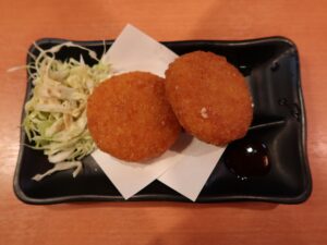 カニクリームコロッケ 酒菜や 呵呵旨にて